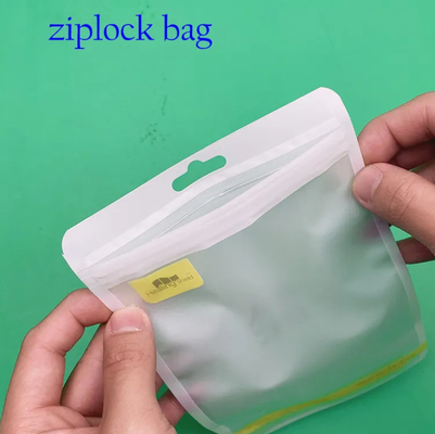 Hi-Q Custom Logo Self Seal Zipper Plastic Retail Packaging Three Side Seal Laminated Zipper Plastic Pockets (Wymagania dotyczące opakowań)