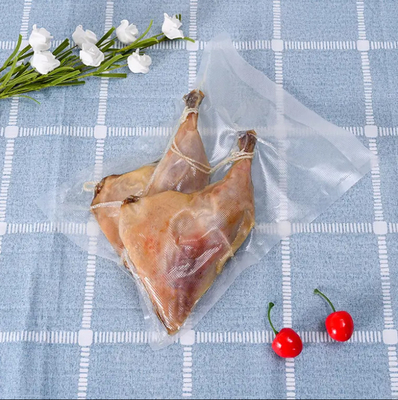 Sprzedaż hurtowa 3 Strony Zamknięty worek do pakowania próżniowy Cena fabryczna Żywność klasy nylonowej Retort Pocket dla mrożonych produktów spożywczych z wcięciem łzawiącym